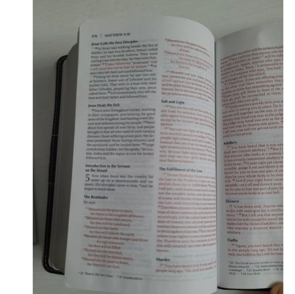 NWT Zondervan Bible - Picture 5 of 6